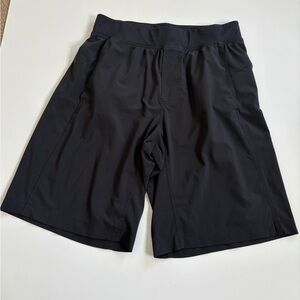 Lululemon Pull On Athletic Shorts Black Size Medium